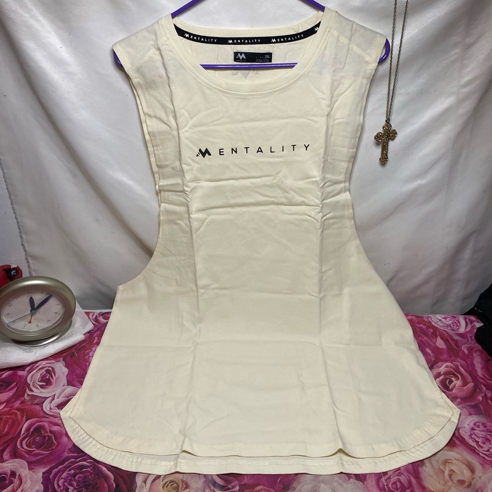Mens 2XL mentality cut off shirt
